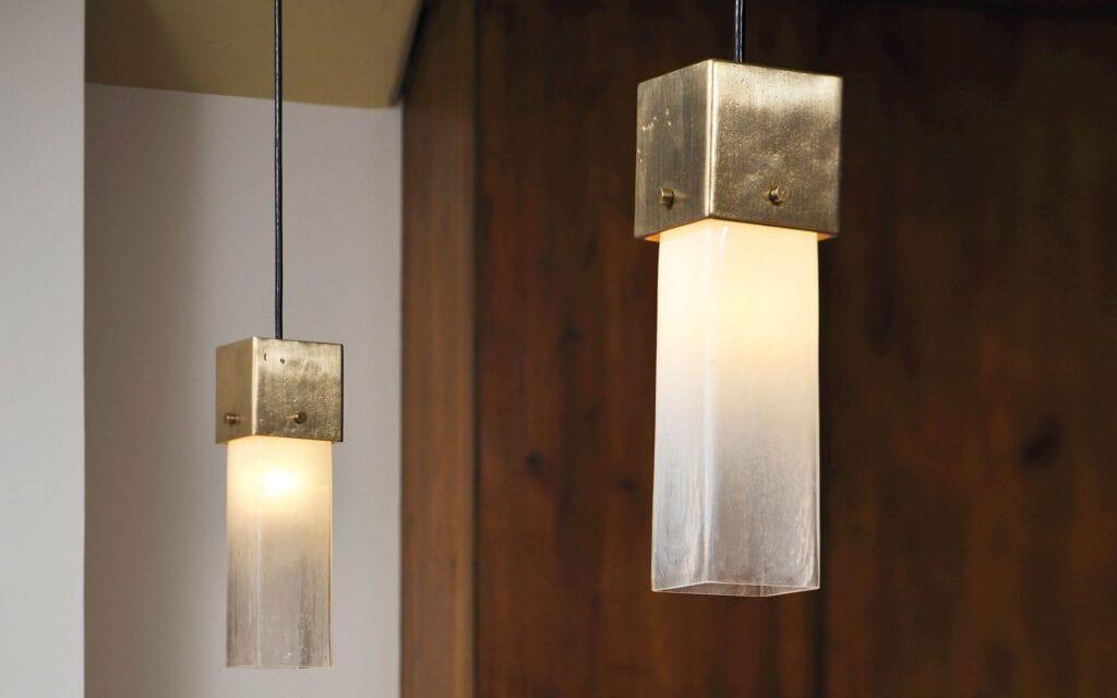 تمیز کردن چراغ‌های روشنایی