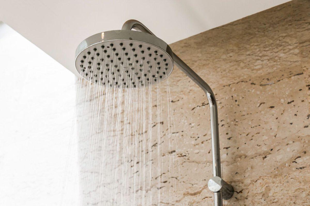 تمیز کردن سردوش حمام